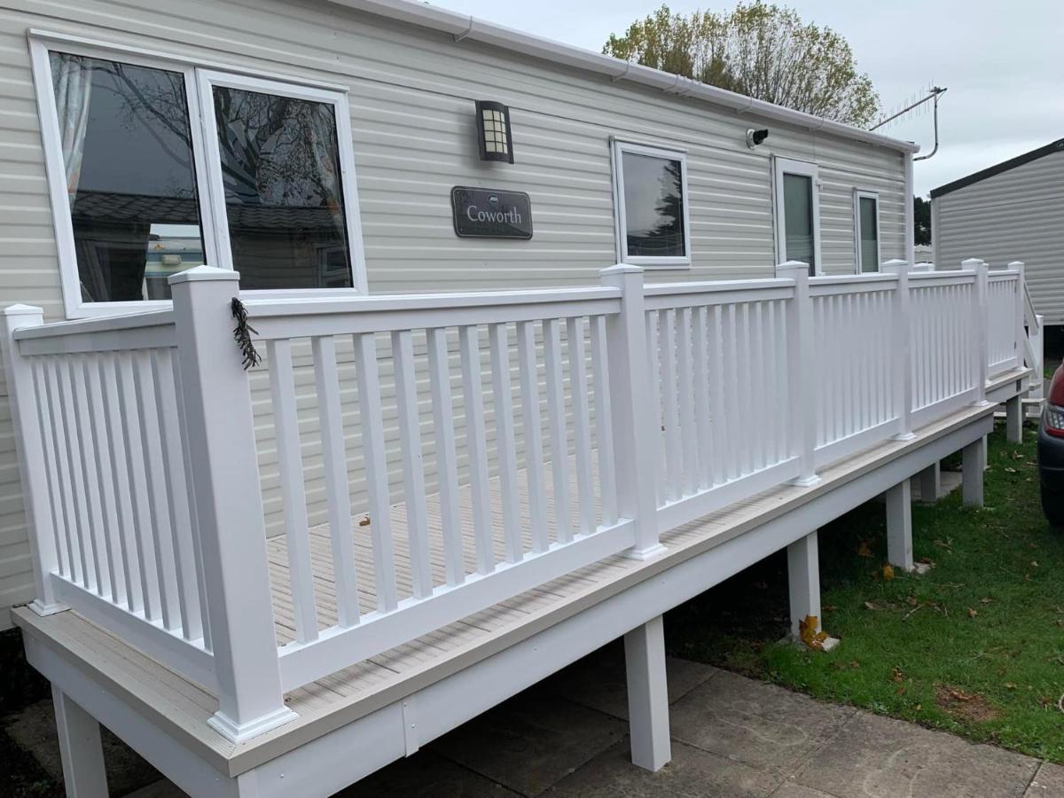 New 2 Bed Holiday Home With Decking In Rockley Park Dorset Near The Sea Lytchett Minster Exterior photo